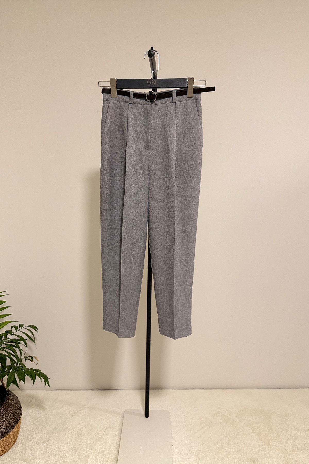 Kemerli Gri Havuç Pantolon Kemerli Gri Havuç Pantolon - Görsel 1